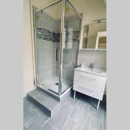 Le Contemporain Issoudun Exterior foto