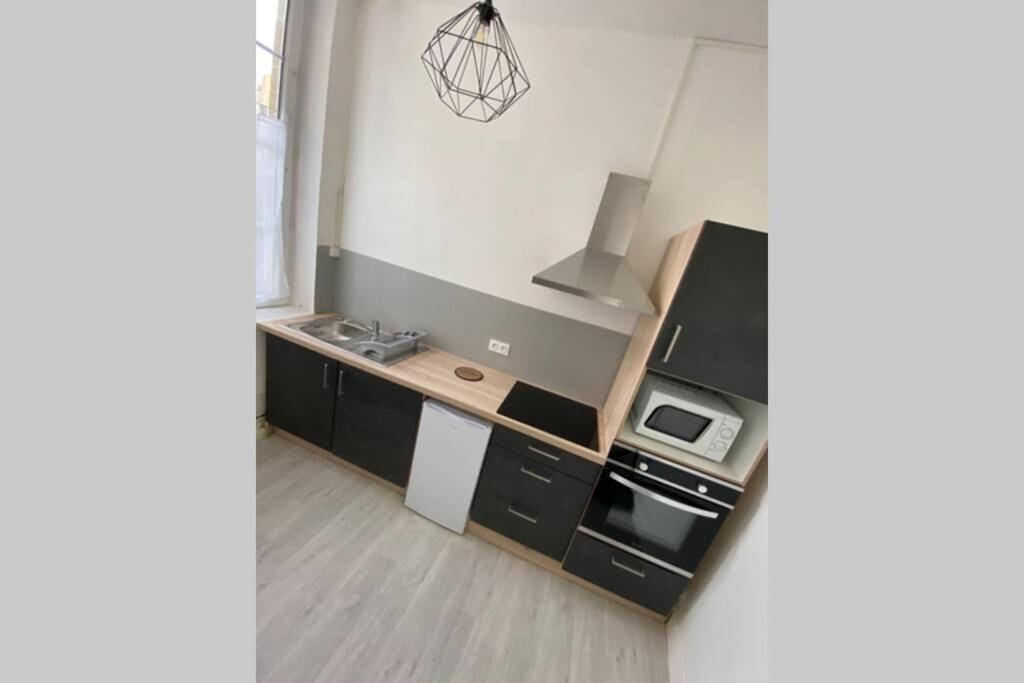 Le Contemporain Issoudun Exterior foto